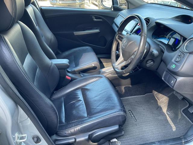 インサイト ＬＳ　黒革シート／シートヒーター／ＨＤＤインターナビ／バックカメラ／スマートキー／クルーズコントロール／純正１６ＡＷ／ＣＤ／ＤＶＤ／ＴＶ／ＨＩＤヘッドランプ／フォグ／パドルシフト／ヒーテッドアミラー／ＥＴＣ（41枚目）