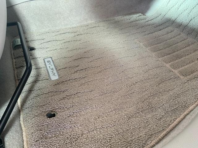 シルフィ Ｇ　スマートキー／プッシュスタート／ＨＩＤヘッドランプ／フォグランプ／純正１６インチアルミ／ＣＤオーディオ／デュアルオートエアコン／横滑り防止／サイド・カーテンエアバック／ウィンカードアミラー（34枚目）