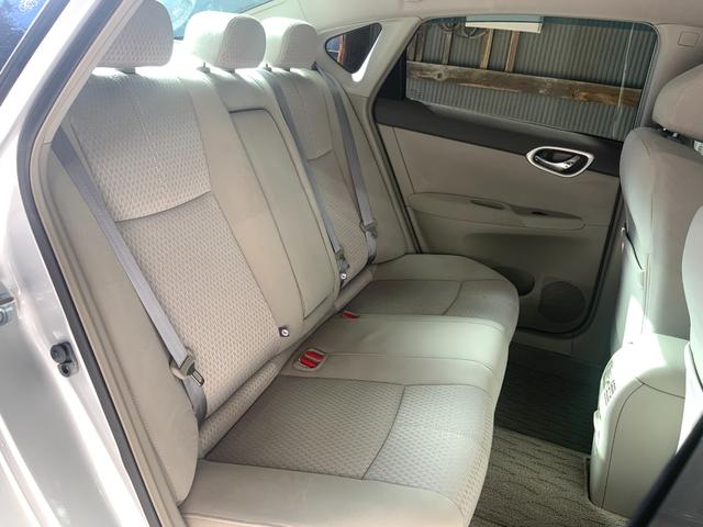 シルフィ Ｇ　スマートキー／プッシュスタート／ＨＩＤヘッドランプ／フォグランプ／純正１６インチアルミ／ＣＤオーディオ／デュアルオートエアコン／横滑り防止／サイド・カーテンエアバック／ウィンカードアミラー（39枚目）