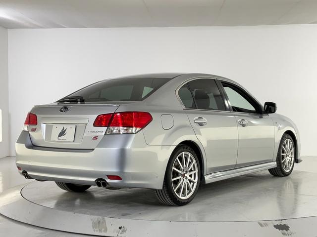 レガシィＢ４ ２．５ｉアイサイトｔＳ　半皮シート／メモリーナビ／フルセグ／追従クルコン／純正１８ＡＷ／ＨＩＤライト／ＦＲフォグ／ＳＴＩエアロ／パワーシート／革巻ステアリング／ビルシュタインダンパー／ＣＤ／ＤＶＤ／ＢＴ／ＳＤ／ＵＳＢ（9枚目）