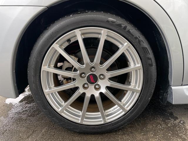 レガシィＢ４ ２．５ｉアイサイトｔＳ　半皮シート／メモリーナビ／フルセグ／追従クルコン／純正１８ＡＷ／ＨＩＤライト／ＦＲフォグ／ＳＴＩエアロ／パワーシート／革巻ステアリング／ビルシュタインダンパー／ＣＤ／ＤＶＤ／ＢＴ／ＳＤ／ＵＳＢ（14枚目）