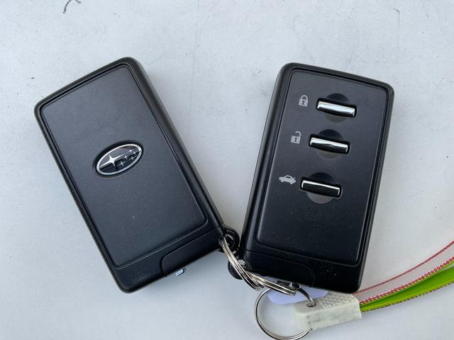 レガシィＢ４ ２．５ｉアイサイトｔＳ　半皮シート／メモリーナビ／フルセグ／追従クルコン／純正１８ＡＷ／ＨＩＤライト／ＦＲフォグ／ＳＴＩエアロ／パワーシート／革巻ステアリング／ビルシュタインダンパー／ＣＤ／ＤＶＤ／ＢＴ／ＳＤ／ＵＳＢ（30枚目）