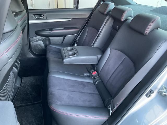 レガシィＢ４ ２．５ｉアイサイトｔＳ　半皮シート／メモリーナビ／フルセグ／追従クルコン／純正１８ＡＷ／ＨＩＤライト／ＦＲフォグ／ＳＴＩエアロ／パワーシート／革巻ステアリング／ビルシュタインダンパー／ＣＤ／ＤＶＤ／ＢＴ／ＳＤ／ＵＳＢ（42枚目）