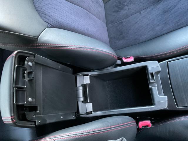 レガシィＢ４ ２．５ｉアイサイトｔＳ　半皮シート／メモリーナビ／フルセグ／追従クルコン／純正１８ＡＷ／ＨＩＤライト／ＦＲフォグ／ＳＴＩエアロ／パワーシート／革巻ステアリング／ビルシュタインダンパー／ＣＤ／ＤＶＤ／ＢＴ／ＳＤ／ＵＳＢ（45枚目）