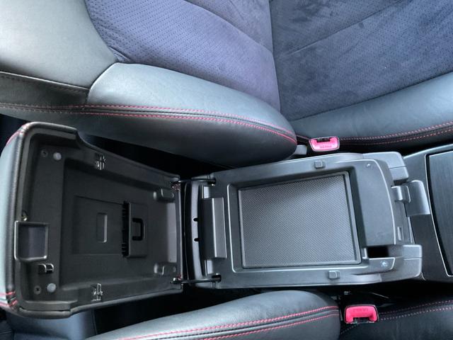 レガシィＢ４ ２．５ｉアイサイトｔＳ　半皮シート／メモリーナビ／フルセグ／追従クルコン／純正１８ＡＷ／ＨＩＤライト／ＦＲフォグ／ＳＴＩエアロ／パワーシート／革巻ステアリング／ビルシュタインダンパー／ＣＤ／ＤＶＤ／ＢＴ／ＳＤ／ＵＳＢ（47枚目）