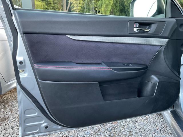 レガシィＢ４ ２．５ｉアイサイトｔＳ　半皮シート／メモリーナビ／フルセグ／追従クルコン／純正１８ＡＷ／ＨＩＤライト／ＦＲフォグ／ＳＴＩエアロ／パワーシート／革巻ステアリング／ビルシュタインダンパー／ＣＤ／ＤＶＤ／ＢＴ／ＳＤ／ＵＳＢ（52枚目）