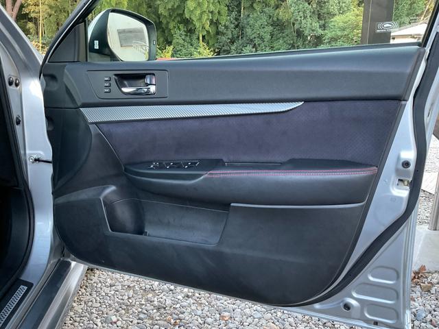 レガシィＢ４ ２．５ｉアイサイトｔＳ　半皮シート／メモリーナビ／フルセグ／追従クルコン／純正１８ＡＷ／ＨＩＤライト／ＦＲフォグ／ＳＴＩエアロ／パワーシート／革巻ステアリング／ビルシュタインダンパー／ＣＤ／ＤＶＤ／ＢＴ／ＳＤ／ＵＳＢ（54枚目）