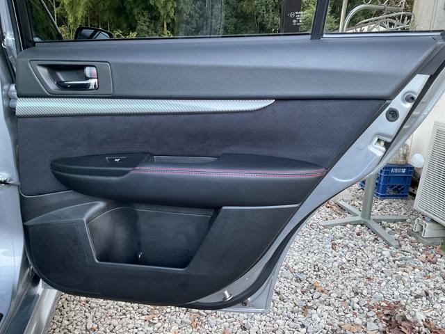 レガシィＢ４ ２．５ｉアイサイトｔＳ　半皮シート／メモリーナビ／フルセグ／追従クルコン／純正１８ＡＷ／ＨＩＤライト／ＦＲフォグ／ＳＴＩエアロ／パワーシート／革巻ステアリング／ビルシュタインダンパー／ＣＤ／ＤＶＤ／ＢＴ／ＳＤ／ＵＳＢ（55枚目）