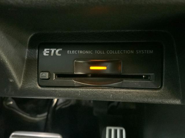 スカイライン ２００ＧＴ－ｔタイプＳＰ　純正コネクトナビ／全方位カメラ／サンルーフ／全方位運転支援／ビジョンＰＫＧ／ＢＯＳＥ／黒革シート／純正１９ＡＷ／パワーシート／シートヒーター／ＬＥＤライト／ＥＴＣ／フルセグ／ＢＴ／ＤＶＤ／ＵＳＢ（7枚目）