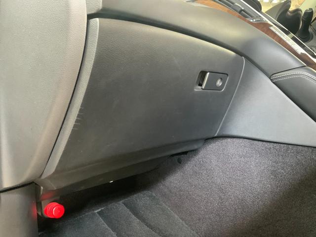 スカイライン ２００ＧＴ－ｔタイプＳＰ　純正コネクトナビ／全方位カメラ／サンルーフ／全方位運転支援／ビジョンＰＫＧ／ＢＯＳＥ／黒革シート／純正１９ＡＷ／パワーシート／シートヒーター／ＬＥＤライト／ＥＴＣ／フルセグ／ＢＴ／ＤＶＤ／ＵＳＢ（60枚目）