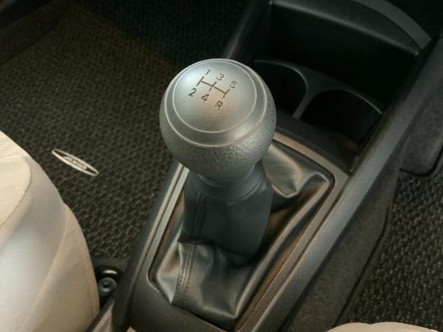 カローラアクシオ 1.5G 5速マニュアル/純正ナビ/TV/Bluetooth/CD/SD/キーレス/ステアリングスイッチ/フォグランプ/サイド・カーテンエアバック/電動格納ドアミラー/横滑り防止(3枚目)