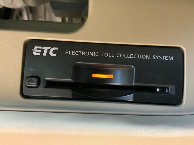 ブルーバードシルフィ ２０Ｇ　純正ＨＤＤナビ／サイドバックカメラ／パワーシート／ＨＩＤライト／フォグライト／ＥＴＣ／スマートキー／純正１６ＡＷ／木革コンビステア／ＴＶ／ＣＤ／ＢＴ／Ｍサーバー／ステアスイッチ／プラズマクラスター（6枚目）