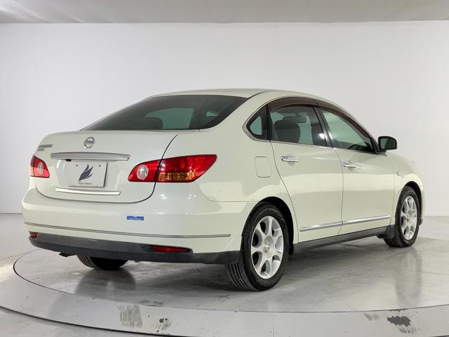 ブルーバードシルフィ ２０Ｇ　純正ＨＤＤナビ／サイドバックカメラ／パワーシート／ＨＩＤライト／フォグライト／ＥＴＣ／スマートキー／純正１６ＡＷ／木革コンビステア／ＴＶ／ＣＤ／ＢＴ／Ｍサーバー／ステアスイッチ／プラズマクラスター（10枚目）