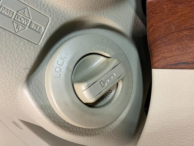 ブルーバードシルフィ ２０Ｇ　純正ＨＤＤナビ／サイドバックカメラ／パワーシート／ＨＩＤライト／フォグライト／ＥＴＣ／スマートキー／純正１６ＡＷ／木革コンビステア／ＴＶ／ＣＤ／ＢＴ／Ｍサーバー／ステアスイッチ／プラズマクラスター（22枚目）