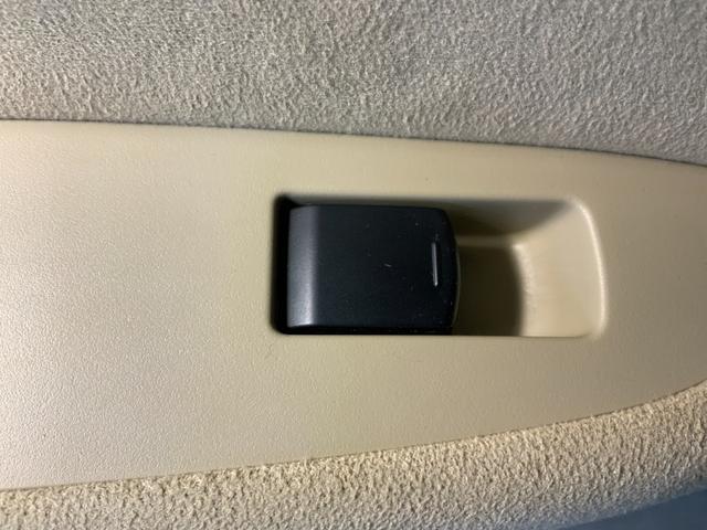 ブルーバードシルフィ ２０Ｇ　純正ＨＤＤナビ／サイドバックカメラ／パワーシート／ＨＩＤライト／フォグライト／ＥＴＣ／スマートキー／純正１６ＡＷ／木革コンビステア／ＴＶ／ＣＤ／ＢＴ／Ｍサーバー／ステアスイッチ／プラズマクラスター（31枚目）