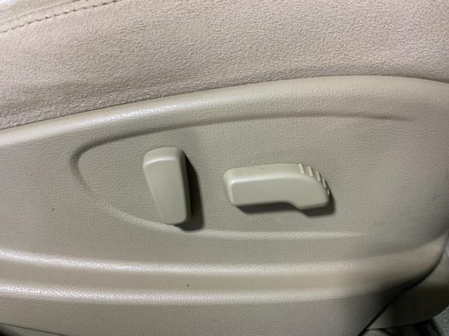 ブルーバードシルフィ ２０Ｇ　純正ＨＤＤナビ／サイドバックカメラ／パワーシート／ＨＩＤライト／フォグライト／ＥＴＣ／スマートキー／純正１６ＡＷ／木革コンビステア／ＴＶ／ＣＤ／ＢＴ／Ｍサーバー／ステアスイッチ／プラズマクラスター（44枚目）