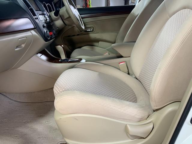 ブルーバードシルフィ ２０Ｇ　純正ＨＤＤナビ／サイドバックカメラ／パワーシート／ＨＩＤライト／フォグライト／ＥＴＣ／スマートキー／純正１６ＡＷ／木革コンビステア／ＴＶ／ＣＤ／ＢＴ／Ｍサーバー／ステアスイッチ／プラズマクラスター（47枚目）