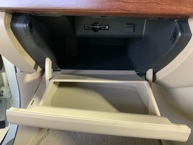 ブルーバードシルフィ ２０Ｇ　純正ＨＤＤナビ／サイドバックカメラ／パワーシート／ＨＩＤライト／フォグライト／ＥＴＣ／スマートキー／純正１６ＡＷ／木革コンビステア／ＴＶ／ＣＤ／ＢＴ／Ｍサーバー／ステアスイッチ／プラズマクラスター（60枚目）