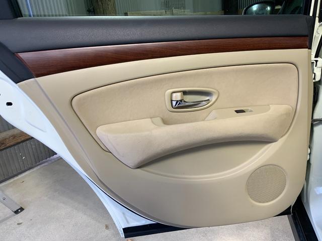 ブルーバードシルフィ ２０Ｇ　純正ＨＤＤナビ／サイドバックカメラ／パワーシート／ＨＩＤライト／フォグライト／ＥＴＣ／スマートキー／純正１６ＡＷ／木革コンビステア／ＴＶ／ＣＤ／ＢＴ／Ｍサーバー／ステアスイッチ／プラズマクラスター（70枚目）