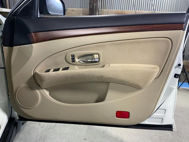 ブルーバードシルフィ ２０Ｇ　純正ＨＤＤナビ／サイドバックカメラ／パワーシート／ＨＩＤライト／フォグライト／ＥＴＣ／スマートキー／純正１６ＡＷ／木革コンビステア／ＴＶ／ＣＤ／ＢＴ／Ｍサーバー／ステアスイッチ／プラズマクラスター（71枚目）