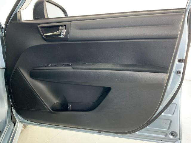 カローラフィールダー ハイブリッドG 純正ナビ/バックカメラ/フロントカメラ/フルセグTV/Bluetooth/CD/DVD/ドライブレコーダー/アイストップ/キーレス/横滑り防止/サイド・カーテンエアバック/ナノイー付オートエアコン(18枚目)