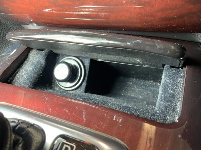 スカイライン ３７０ＧＴ　タイプＳＰ　ワンオーナー／サンルーフ／ＢＯＳＥ／フォーブ革シート／シートヒーター／ＨＩＤ／パワーシート／ポジションメモリー／プラズマクラスター／サイド・バックカメラ／ＨＤＤナビ／フルセグ／ＤＶＤ／ＥＴＣ（49枚目）