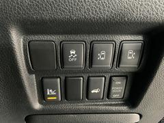 両側電動スライドドア！！荷物で手が塞がるなど簡単にドアの開閉が出来ます！何より力いらずで開閉ＯＫ！女性やお年寄りにも優しい。電動機能はＯＦＦにもできますから元気なお子様の駆け出しも安心！ 7