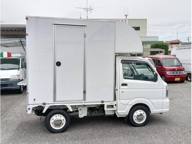 キャリイトラック 　キッチンカー　移動販売車８ナンバー　加工車登録済みキーレス　ＰＷ　ナビ　ＴＶ　ＥＴＣ　バックカメラシンクセット　３層　フットスイッチ　１００Ｌタンク　換気扇　照明　コンセント　外部電源（8枚目）