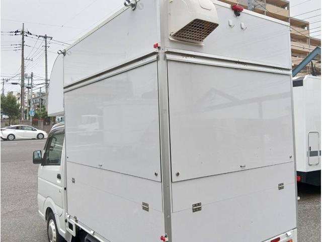 キャリイトラック 　キッチンカー　移動販売車８ナンバー　加工車登録済みキーレス　ＰＷ　ナビ　ＴＶ　ＥＴＣ　バックカメラシンクセット　３層　フットスイッチ　１００Ｌタンク　換気扇　照明　コンセント　外部電源（26枚目）