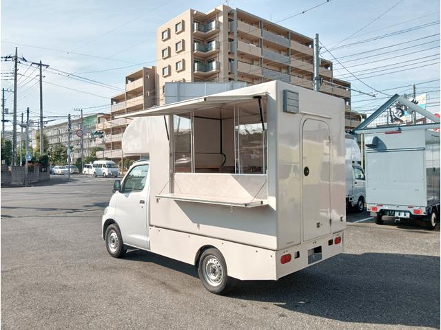 ボンゴトラック 　キッチンカー８ナンバー　加工車新規登録　　冷蔵庫　シンクセット　換気扇　　照明　コンセント　外部電源　　ナビ　ＴＶ　バックカメラ　ドラレコ（18枚目）