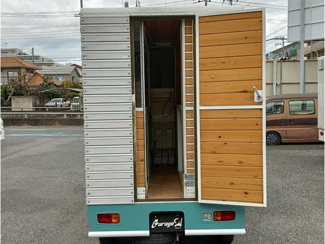 ハイゼットトラック 　両サイドが引き出せるワイドボディ　広々した作業スペース　発電機ＢＯＸ　冷凍冷蔵コールドテーブル　発電機　換気扇　ＬＥＤ照明　コンセント　シンクセット　給排水タンク　ドライブレコーダー　バックカメラ（4枚目）