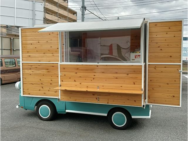 ハイゼットトラック 　両サイドが引き出せるワイドボディ　広々した作業スペース　発電機ＢＯＸ　冷凍冷蔵コールドテーブル　発電機　換気扇　ＬＥＤ照明　コンセント　シンクセット　給排水タンク　ドライブレコーダー　バックカメラ（10枚目）