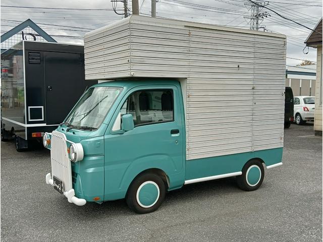ハイゼットトラック 　両サイドが引き出せるワイドボディ　広々した作業スペース　発電機ＢＯＸ　冷凍冷蔵コールドテーブル　発電機　換気扇　ＬＥＤ照明　コンセント　シンクセット　給排水タンク　ドライブレコーダー　バックカメラ（15枚目）