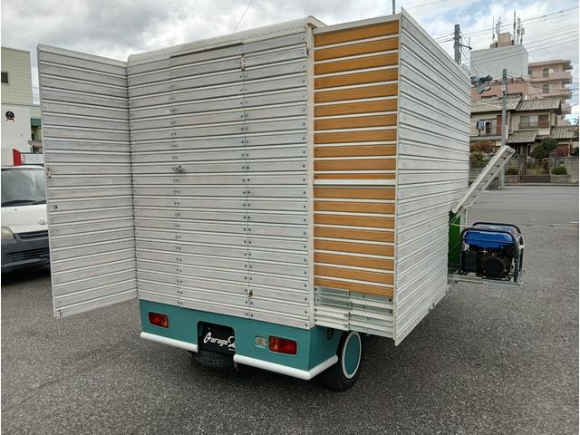 ハイゼットトラック 　両サイドが引き出せるワイドボディ　広々した作業スペース　発電機ＢＯＸ　冷凍冷蔵コールドテーブル　発電機　換気扇　ＬＥＤ照明　コンセント　シンクセット　給排水タンク　ドライブレコーダー　バックカメラ（29枚目）