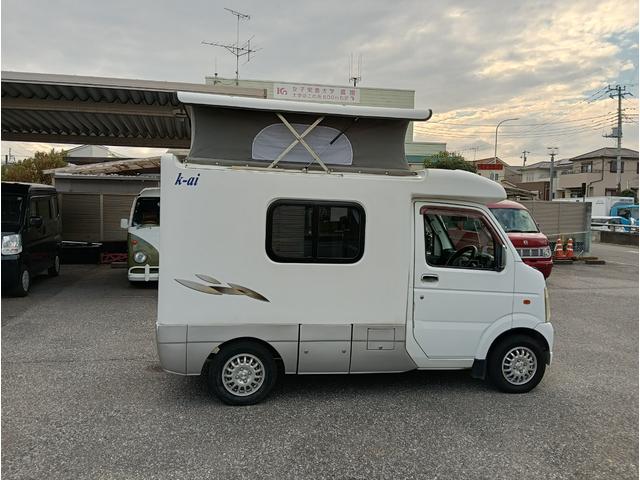 キャリイトラック 　ＡＺ－ＭＡＸ製　Ｋ－ａｉ　軽８ナンバーキャンピング車登録　４ＷＤ　ポップアップルーフ　ベット　シンク　給排水タンク　ルームランプ　テーブル　サブバッテリー　走行充電　外部電源　ポータブルナビ　ＥＴＣ（8枚目）