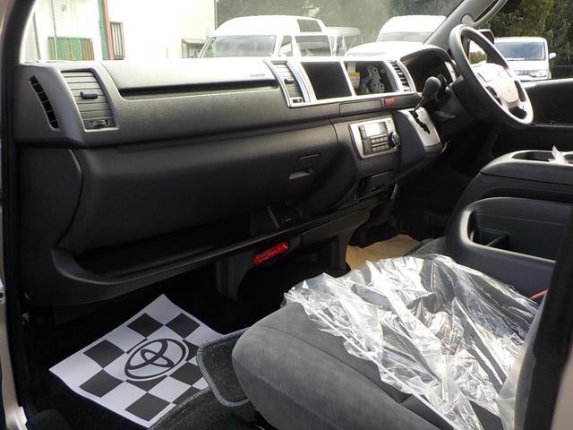 ハイエースワゴン グランドキャビン　４ＷＤ　パワースライドドア　ＬＥＤヘッドライト　デジタルインナーミラー　キーフリー　寒冷地仕様（12枚目）