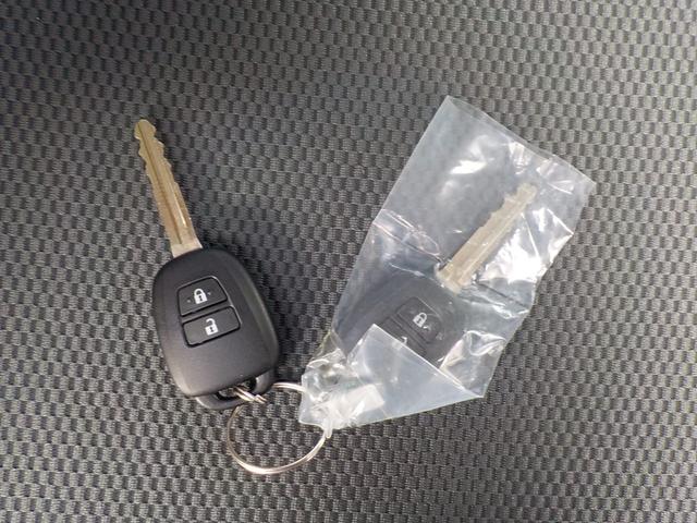 ブローニィバン 　登録済未使用車　リアクーラー　リアヒーター　寒冷地仕様　衝突軽減ブレーキ　Ｗエアバッグ　キーレス（5枚目）