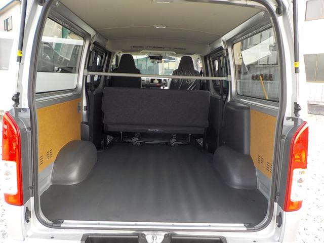 ブローニィバン 　登録済未使用車　リアクーラー　リアヒーター　寒冷地仕様　衝突軽減ブレーキ　Ｗエアバッグ　キーレス（16枚目）