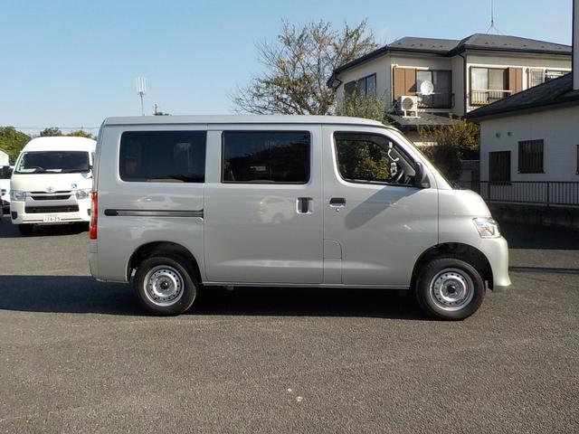 タウンエースバン 　登録済未使用車　ＬＥＤライト　キーレス　衝突軽減ブレーキ　バックセンサー（13枚目）