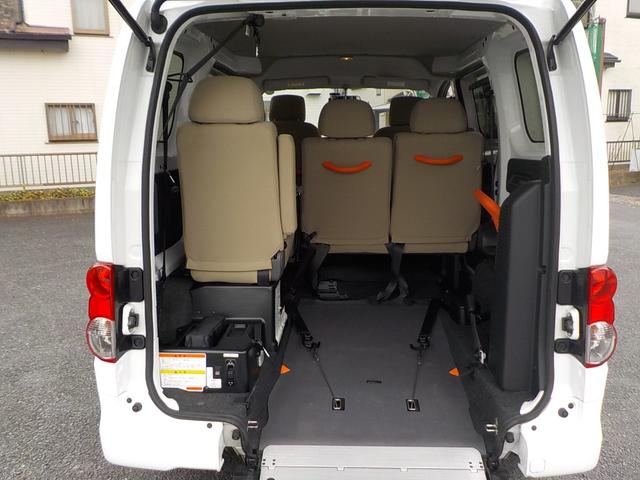 ＮＶ２００バネットバン 　車椅子１脚仕様　リアクーラー　キーフリー　ナビ　バックカメラ（11枚目）