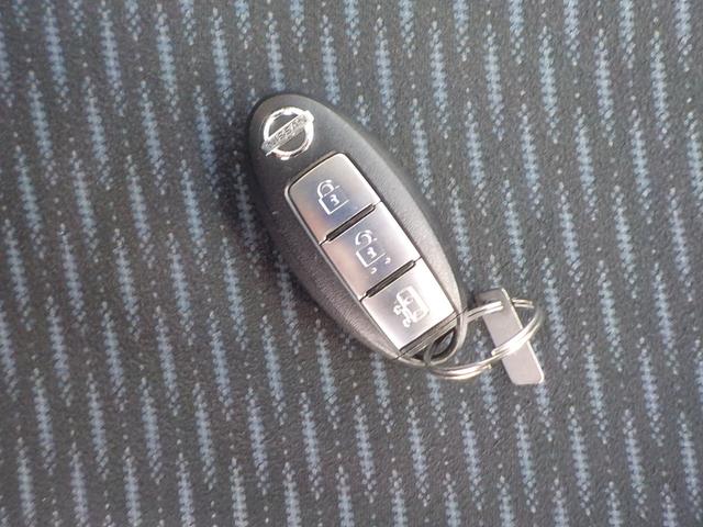 セレナ ２０Ｓ　リアスロープ　ナビＴＶ　左側電動スライド　衝突軽減ブレーキ　キーフリー（6枚目）