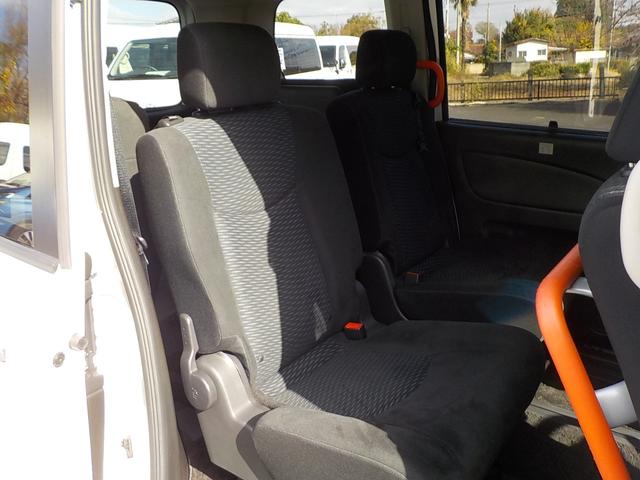 セレナ ２０Ｓ　リアスロープ　ナビＴＶ　左側電動スライド　衝突軽減ブレーキ　キーフリー（13枚目）