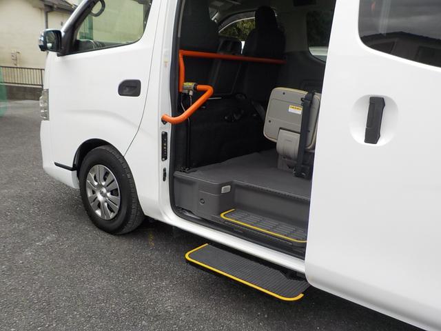 NV350キャラバンバン チェアキャブMタイプ 車椅子2脚仕様 ドラレコ ナビTV アラウンドビュー キーレス(18枚目)