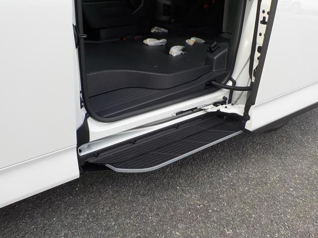 ヴォクシー S-G 車椅子2脚仕様 ウインチ 両側電動スライドドア リアヒーター キーフリー(11枚目)