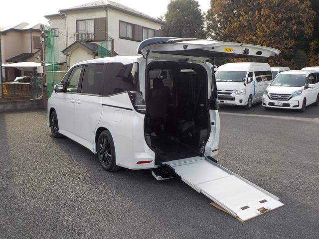 ヴォクシー S-G 車椅子2脚仕様 ウインチ 両側電動スライドドア リアヒーター キーフリー(12枚目)