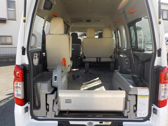 ＮＶ３５０キャラバンバン 　チェアキャブＤタイプ　車椅子４脚仕様　ドラレコ　バックカメラ　キーレス（10枚目）