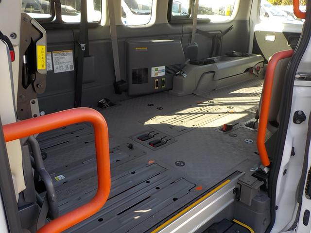 ＮＶ３５０キャラバンバン 　チェアキャブＤタイプ　車椅子４脚仕様　ドラレコ　バックカメラ　キーレス（12枚目）