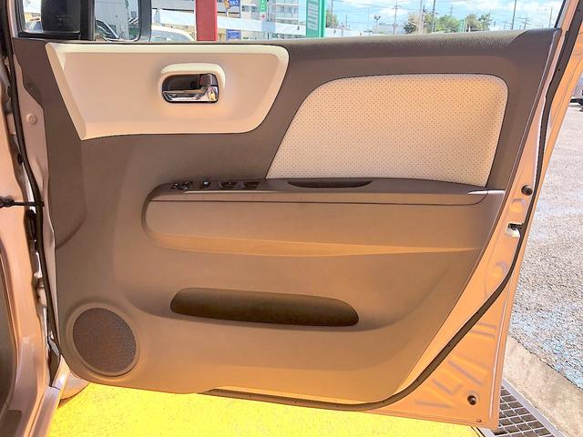 XS 修復歴なし 走行1.1万キロ 禁煙車 スマートキー レザーシート 純正ディスプレイオーディオ プッシュスタート HID 誤発信防止装置 ステアスイッチ ミラーウインカー 純正14インチAW CD(35枚目)