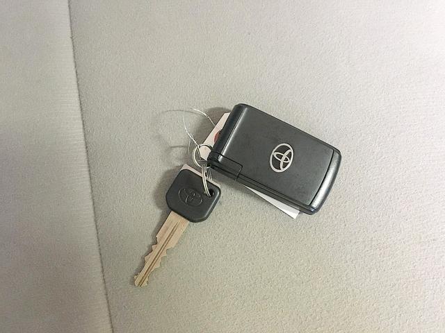 ピクシススペース Ｘ　修復歴無し　禁煙車　ワンオーナ車　純正ＳＤナビ　ＣＤ再生　地デジＴＶ　Ｂｌｕｅｔｏｏｔｈ再生　バックモニター　ＥＴＣ　スマートキー　ｉ－ｓｔｏｐ　電格ミラー　社外１４インチアルミホイール（3枚目）