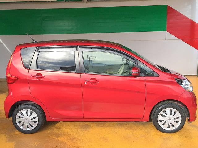 デイズ Ｘ　修復歴無し　禁煙車　ワンオーナー　純正ＳＤナビ　フルセグＴＶ　Ｂｌｕｅｔｏｏｔｈ再生　アラウンドビューモニター　インテリキー　衝突軽減ブレーキ　ｉ－ｓｔｏｐ　横滑り防止　純正ドラレコ（6枚目）